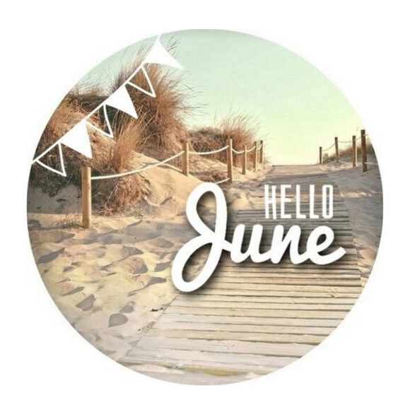 6/22 PLUS SIZE SHARE GROUP: CURVY CUTIES - Picture 2 of 3